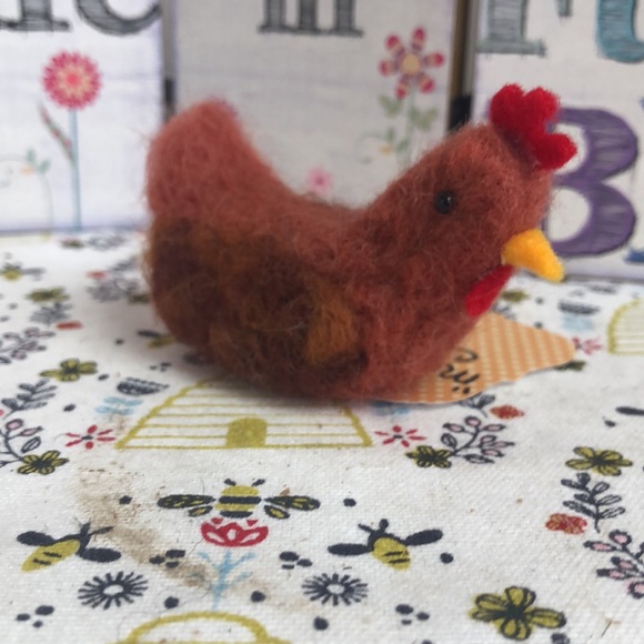 COPY - Set of 4 handmade needle felted chickens hens - Picture 9 of 16